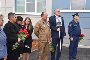 В САСОВЕ ОТКРЫЛИ ПАМЯТНУЮ ДОСКУ ЭЛЬВИНУ МАМЕДОВУ, ПОГИБШЕМУ В СПЕЦОПЕРАЦИИ