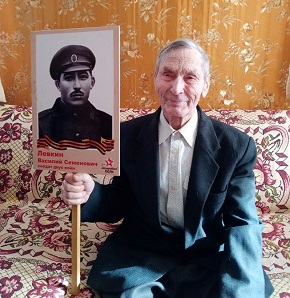 В РЯЗАНСКОМ РАЙОНЕ ВЕТЕРАН ВЕЛИКОЙ ОТЕЧЕСТВЕННОЙ ВОЙНЫ ОТМЕТИЛ 95-Й ДЕНЬ РОЖДЕНИЯ