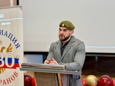 Ветеран СВО, участник кадровой программы «ГЕРОИ62» Максим Катков провел Урок Мужества для школьников