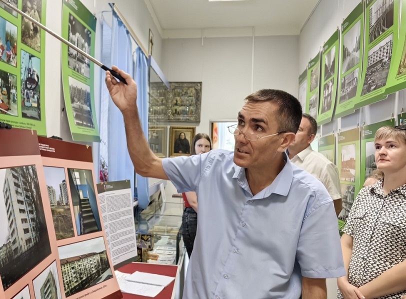 В Захаровском краеведческом музее открыли выставку о Северодонецке