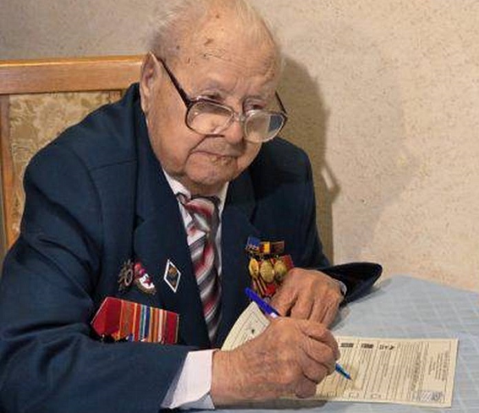 Ветерану Великой Отечественной войны Дмитрию Черничкину исполнилось  100 лет