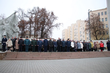 Рязанцы возложили цветы в честь годовщины начала контрнаступления советских войск под Москвой