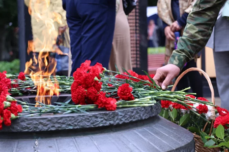 В Рязани провели митинг у мемориала воинам, погибшим в локальных войнах