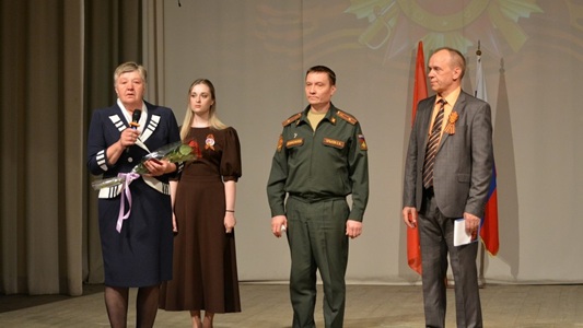 В Кадоме орден Мужества вручили бабушке погибшего на СВО Ивана Бергеля